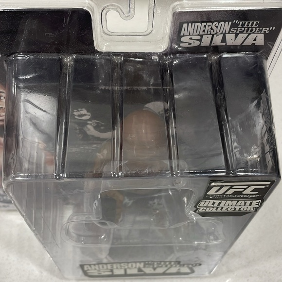 NIP 2010 Round 5 UFC Anderson “The Spider” Silva Ultimate Collector Figure - Picture 4 of 12